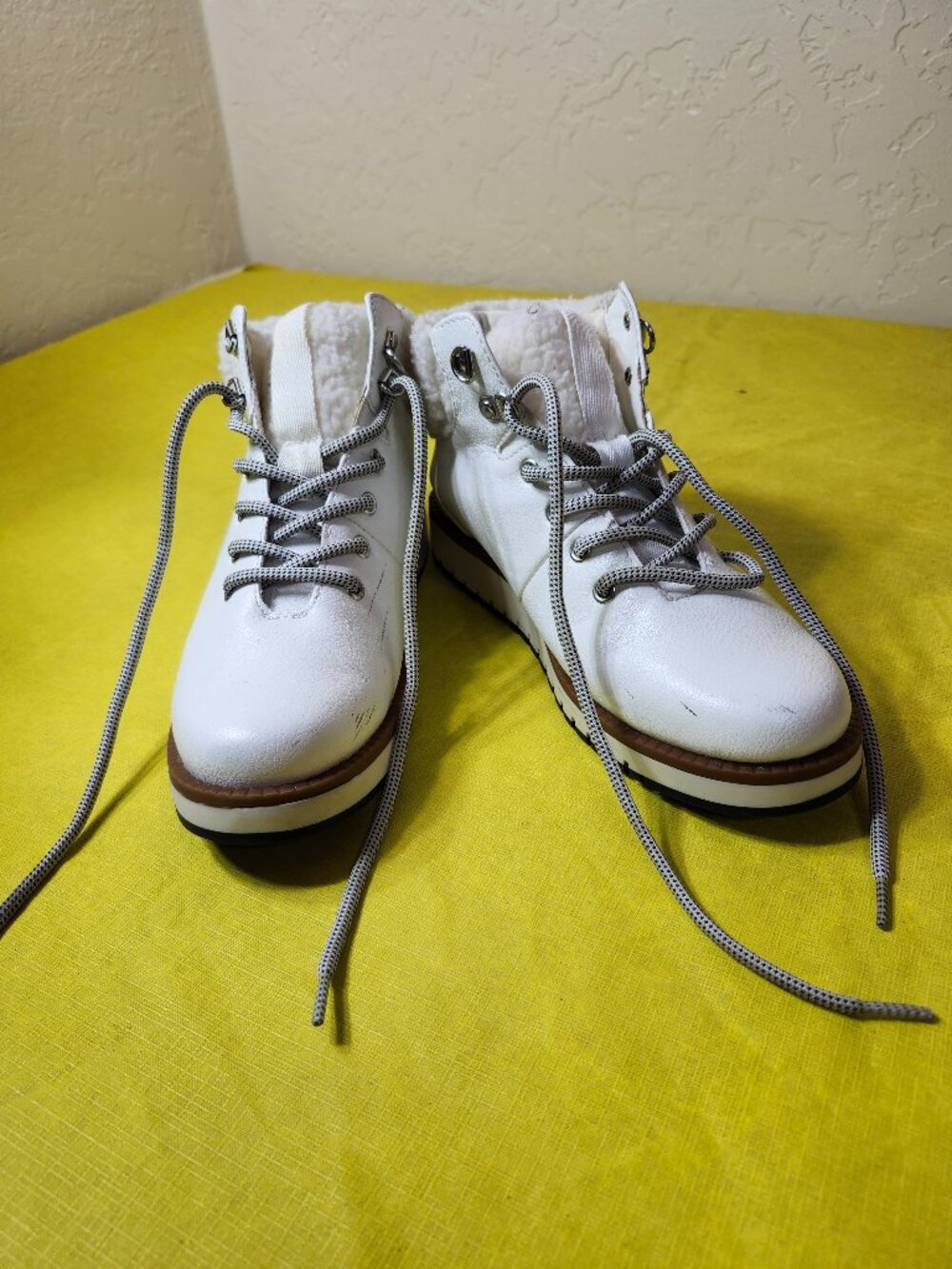 Cliffs by White Mountains Womens Boots